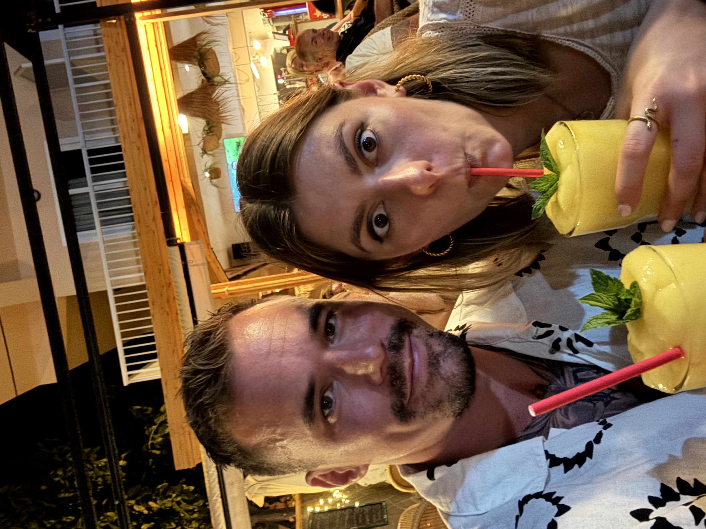 Cocktails zusammen
